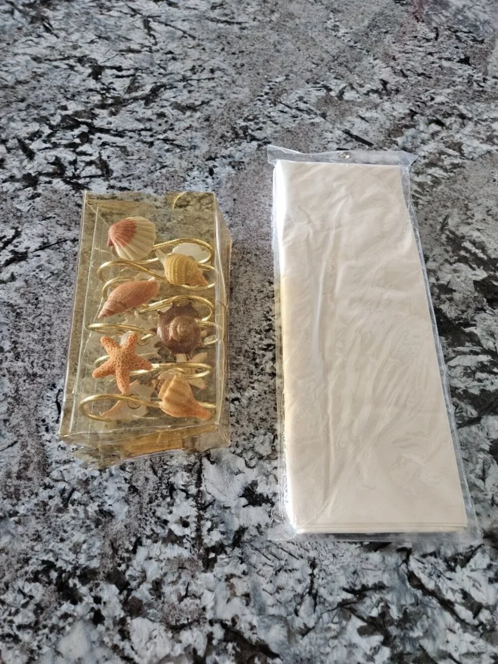 BRAND NEW SET OF RESIN SEASHELL SHOWER HOOKS & PALE PEACH PLASTIC SHOWER CURTAIN